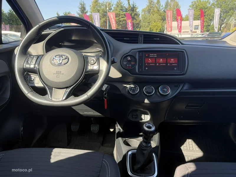 Toyota Yaris XP210 12