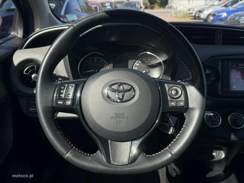 Toyota Yaris XP210 15