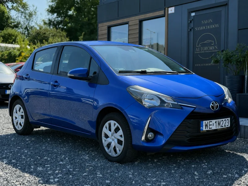 Toyota Yaris XP210 3