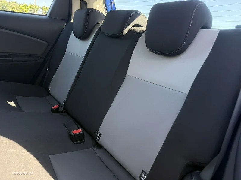 Toyota Yaris XP210 32