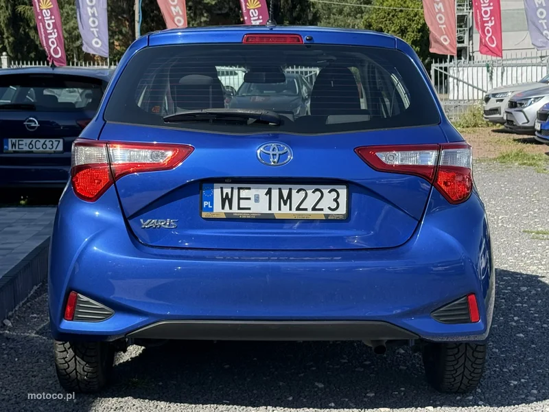 Toyota Yaris XP210 7