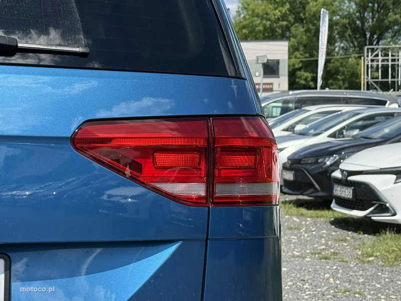 Volkswagen Touran 5T 9