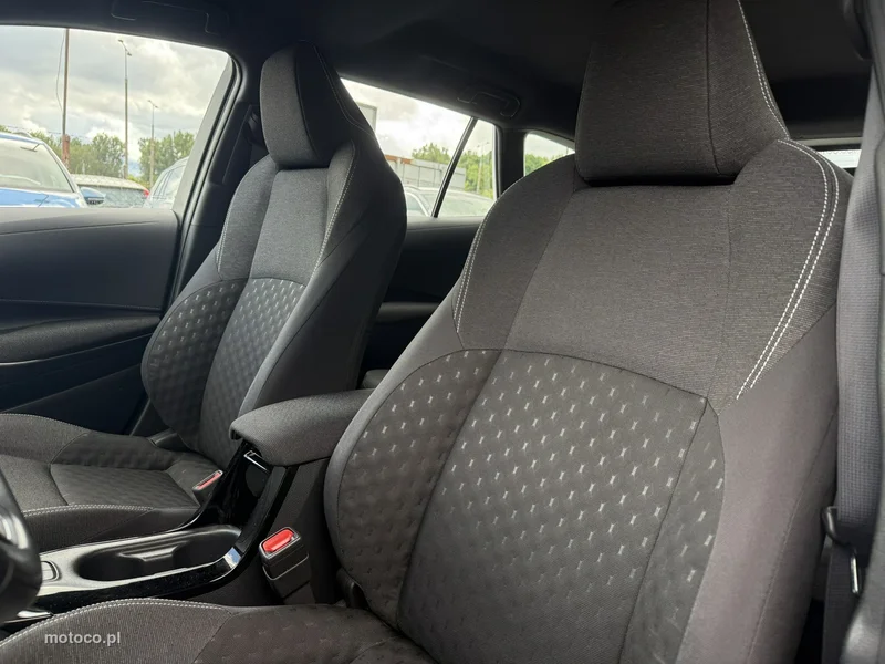 Toyota Corolla E210 12