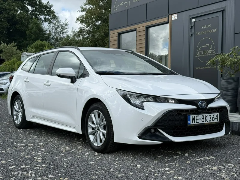 Toyota Corolla E210 3