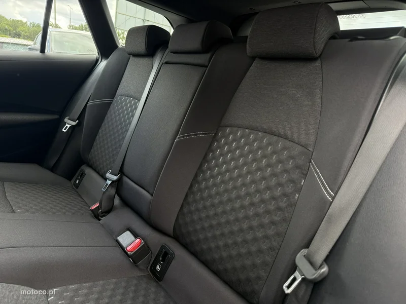 Toyota Corolla E210 35