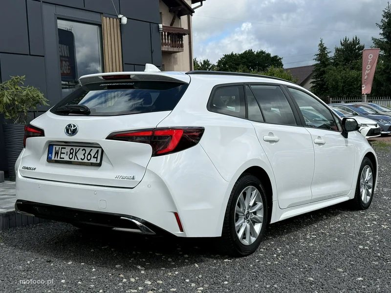 Toyota Corolla E210 10
