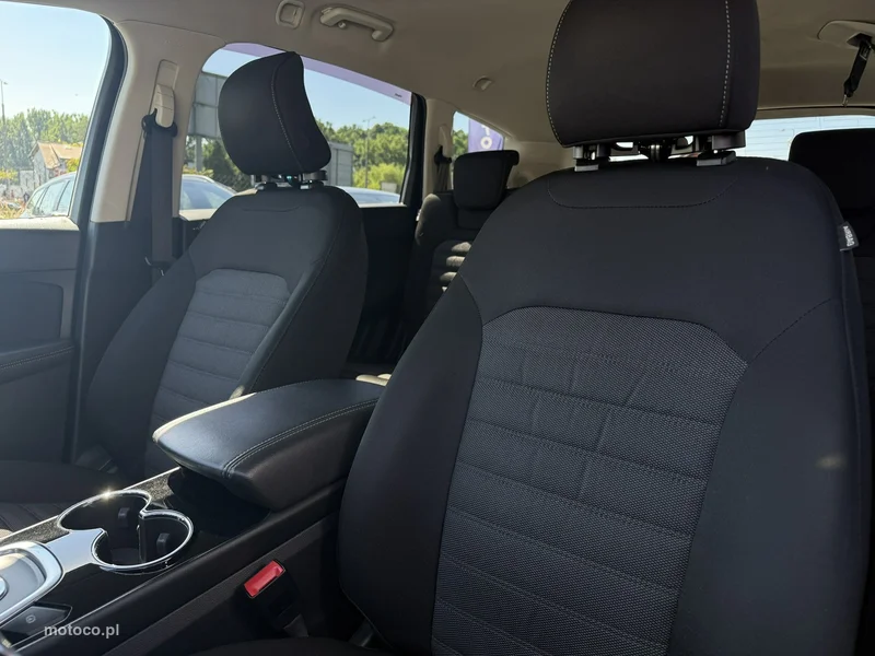 Ford S-Max II 12