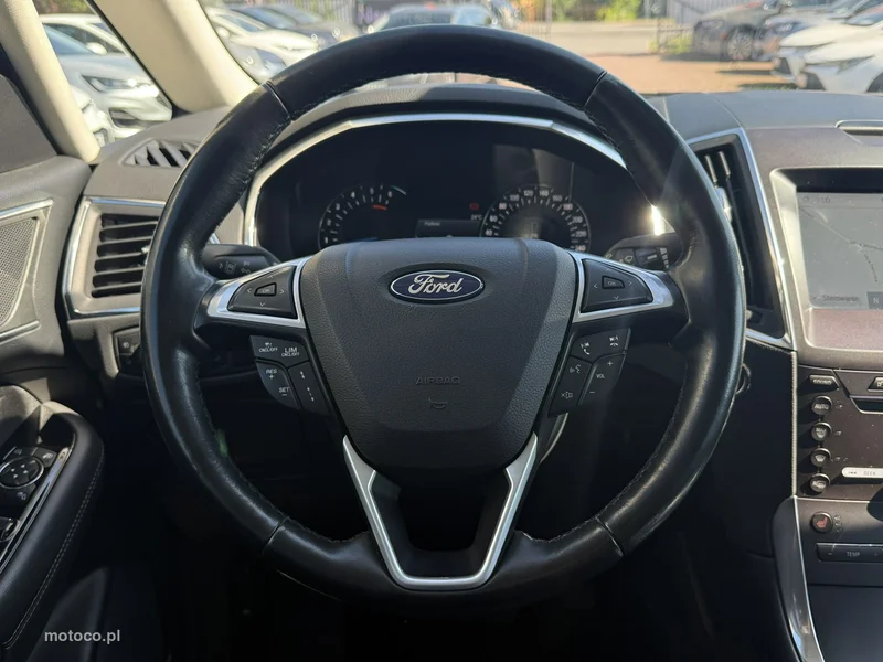 Ford S-Max II 17