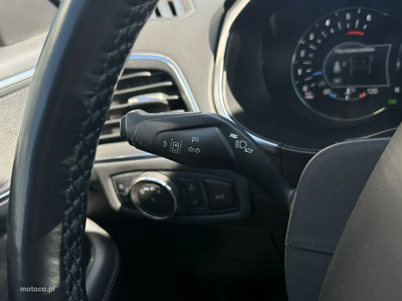 Ford S-Max II 21