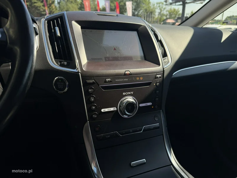 Ford S-Max II 23
