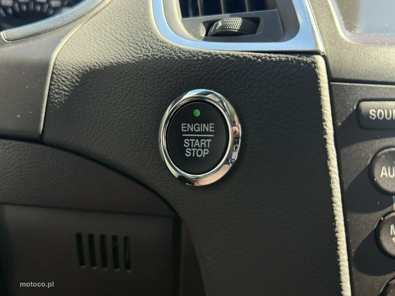 Ford S-Max II 24