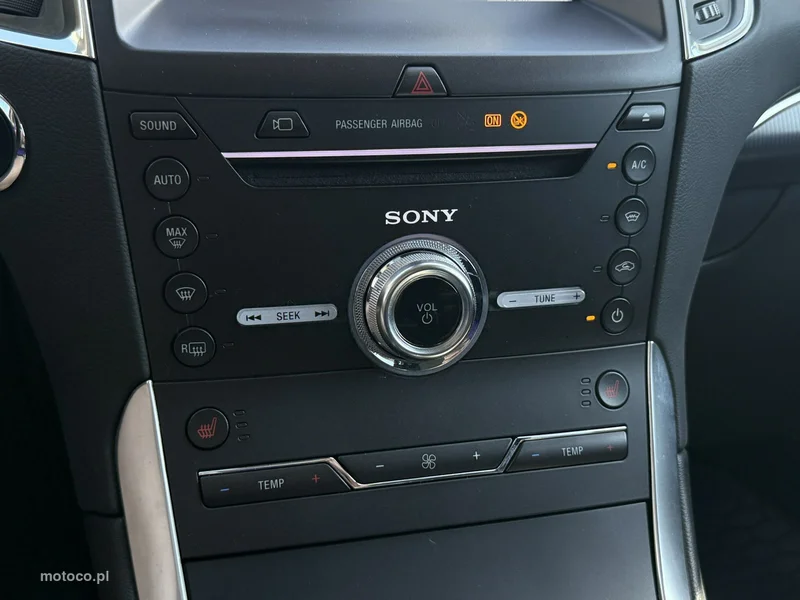 Ford S-Max II 29
