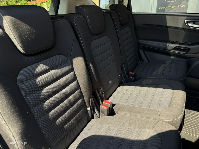 Ford S-Max II 36