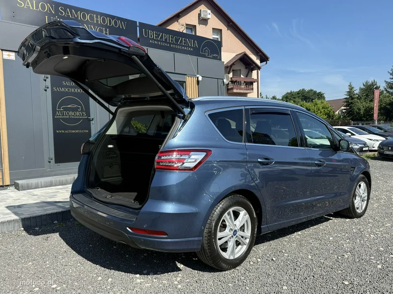Ford S-Max II 37