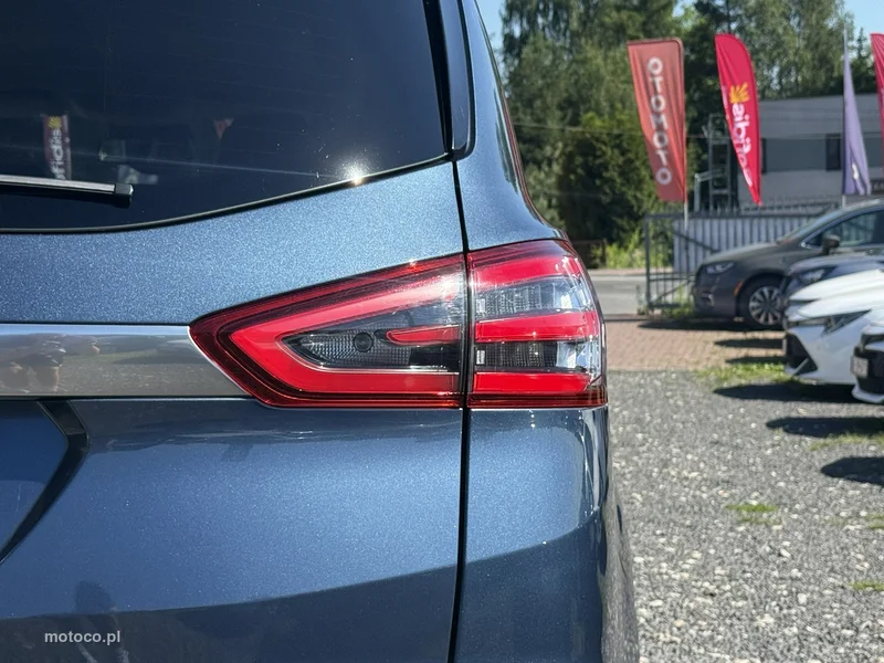 Ford S-Max II 9