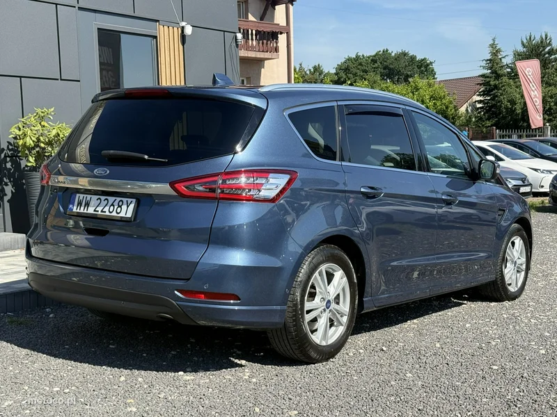 Ford S-Max II 10