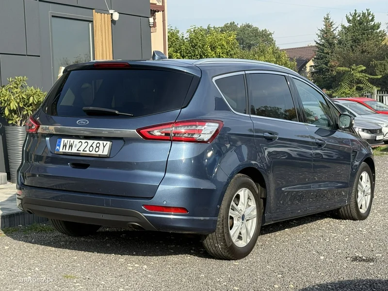 Ford S-Max II 11
