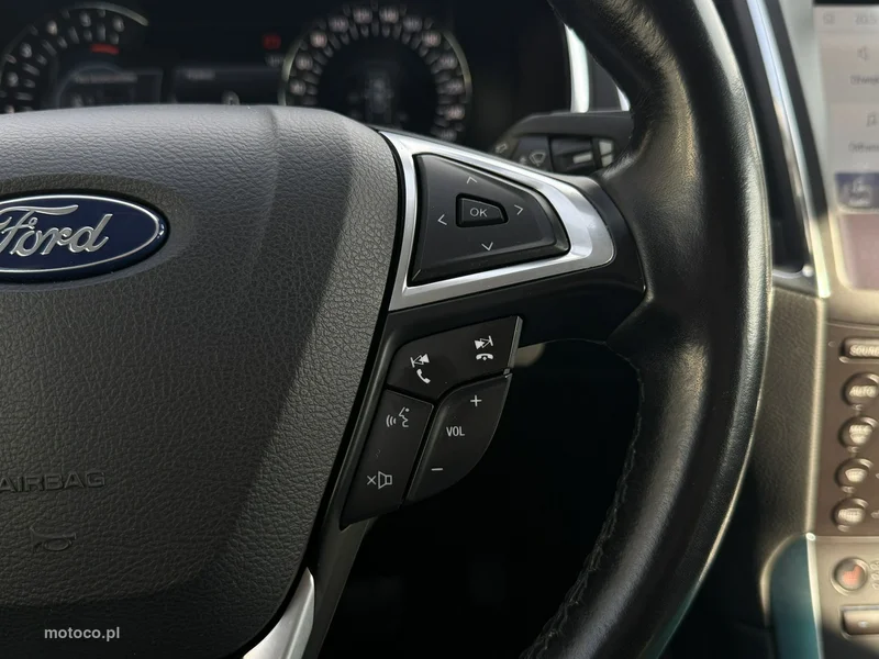 Ford S-Max II 17