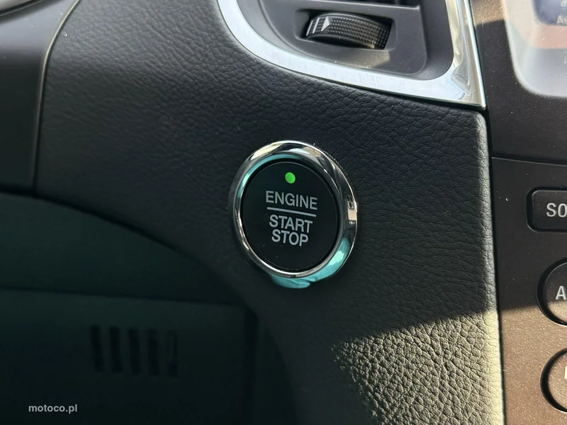 Ford S-Max II 22