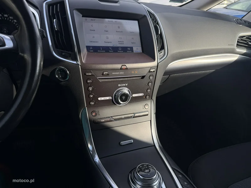 Ford S-Max II 23