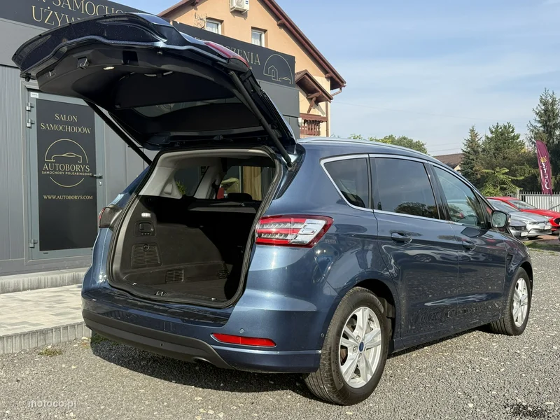 Ford S-Max II 33