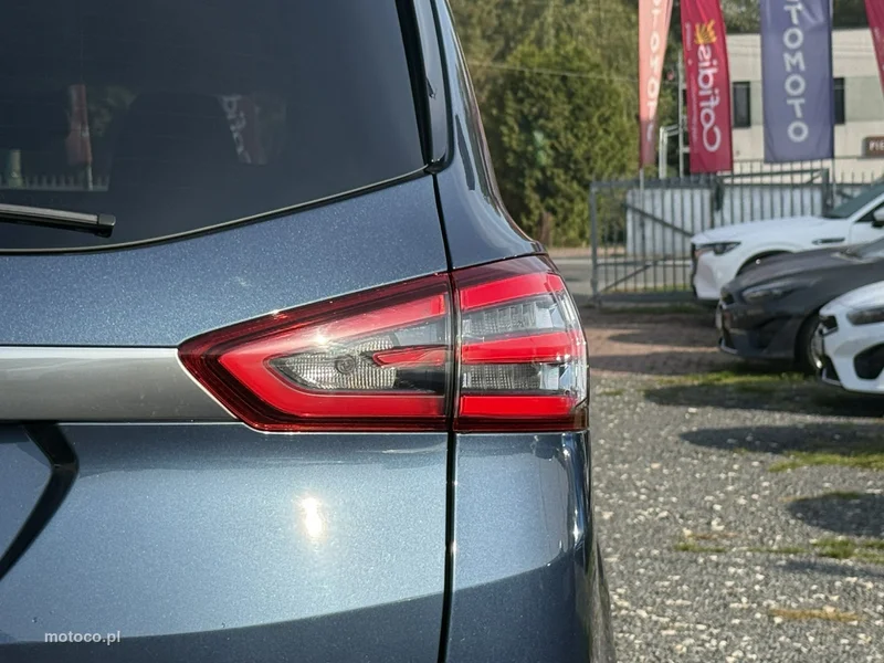 Ford S-Max II 10