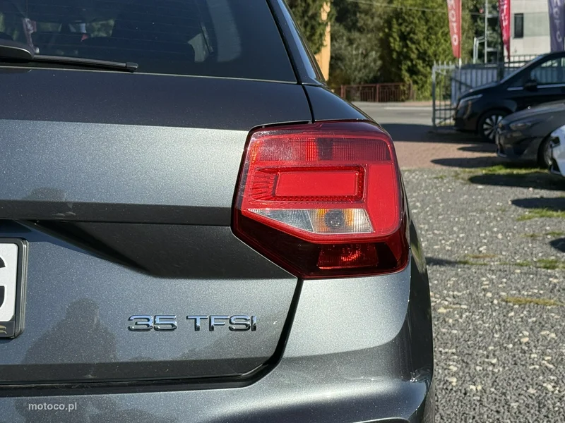 Audi Q2 8