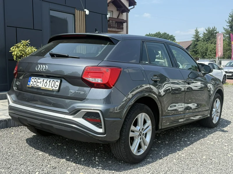 Audi Q2 11