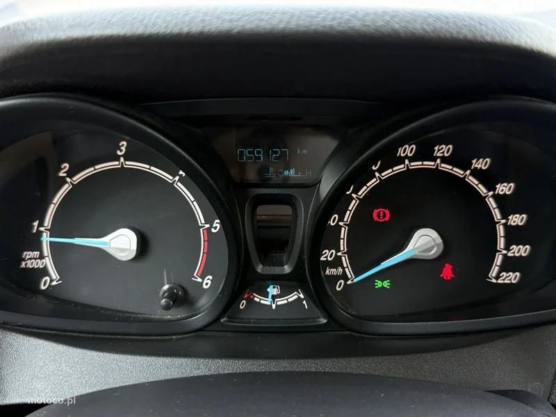 Ford Transit Courier 21