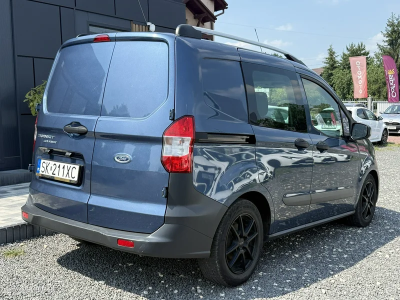 Ford Transit Courier 9