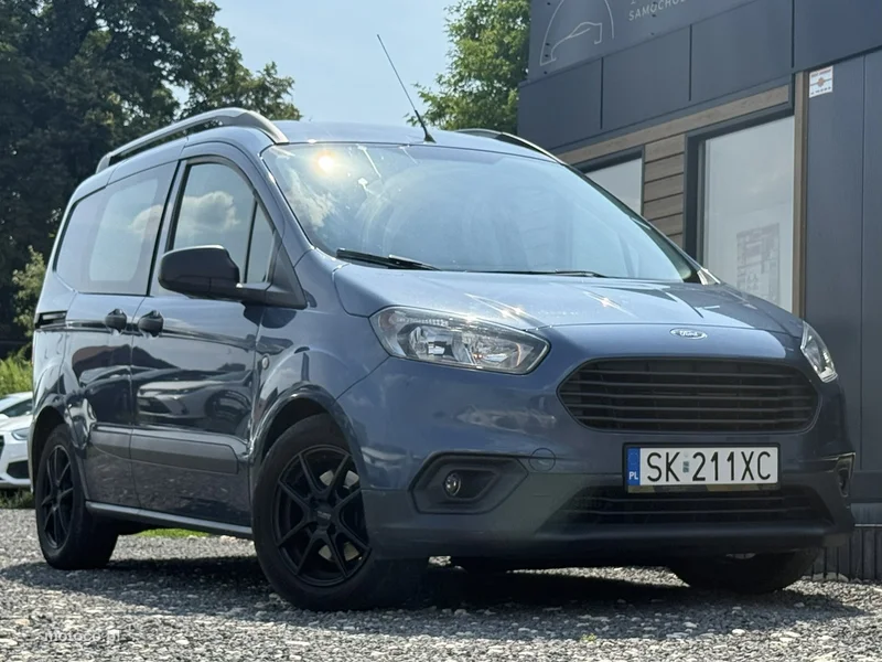 Ford Transit Courier 2