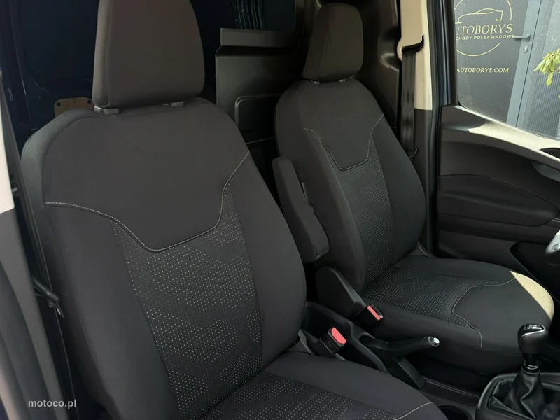Ford Transit Courier 16