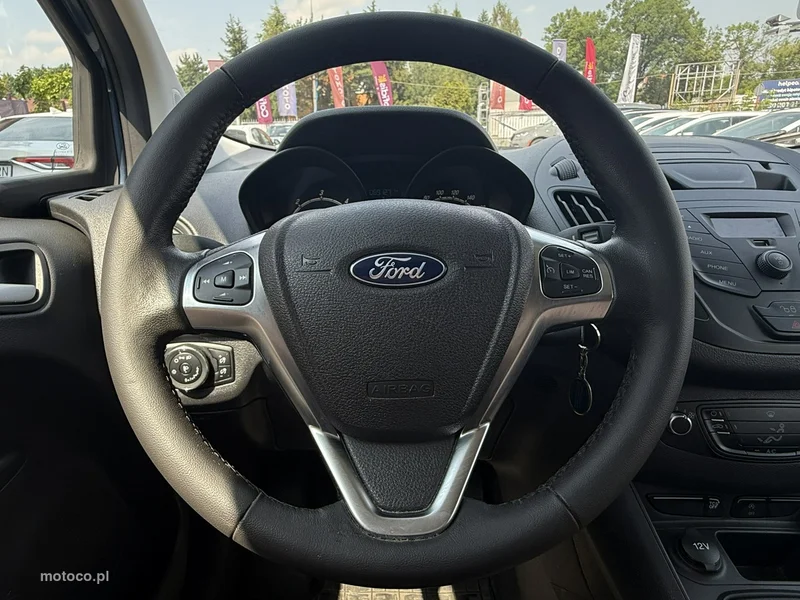 Ford Transit Courier 17