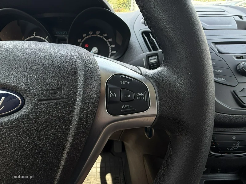 Ford Transit Courier 18