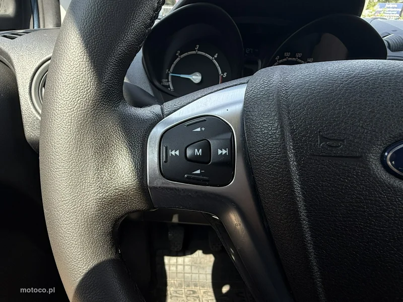 Ford Transit Courier 19