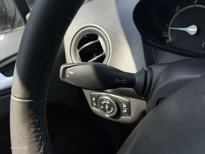 Ford Transit Courier 21