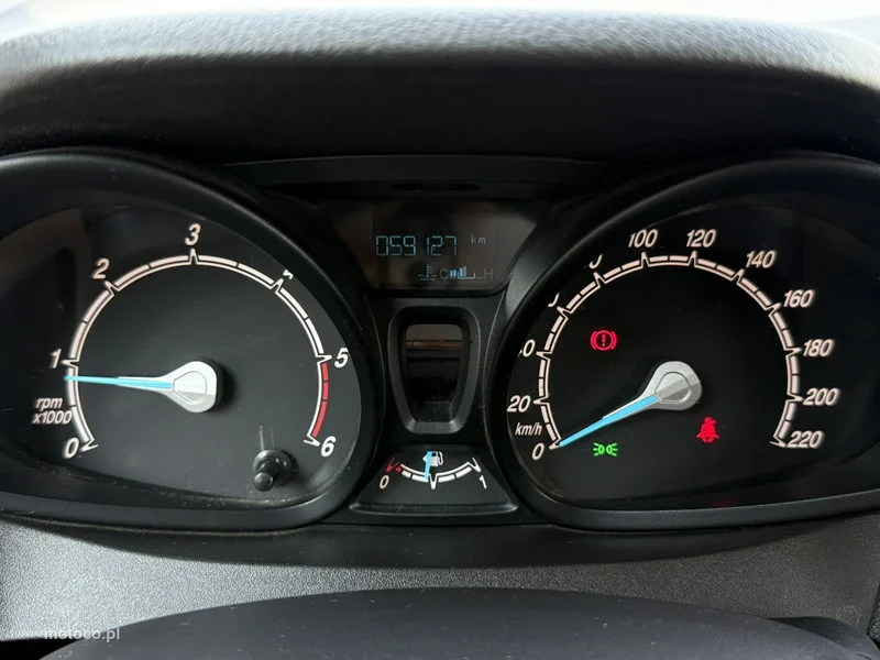 Ford Transit Courier 22