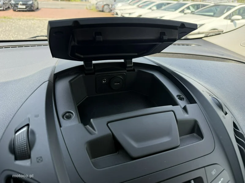 Ford Transit Courier 24