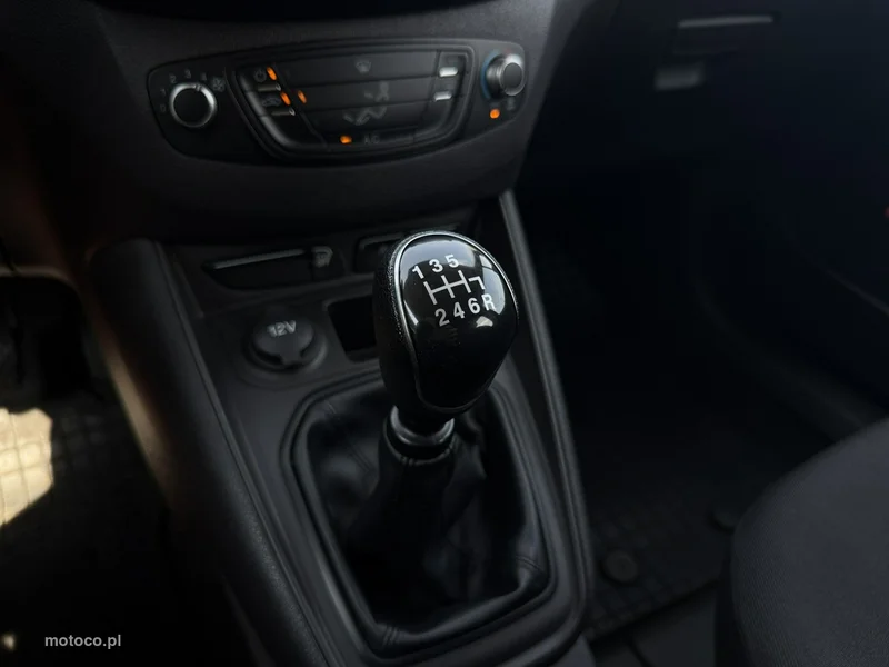 Ford Transit Courier 28