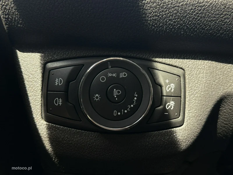 Ford Transit Courier 30