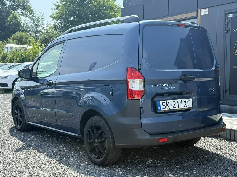 Ford Transit Courier 7