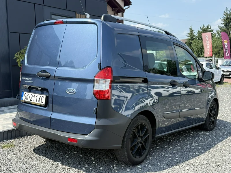 Ford Transit Courier 10