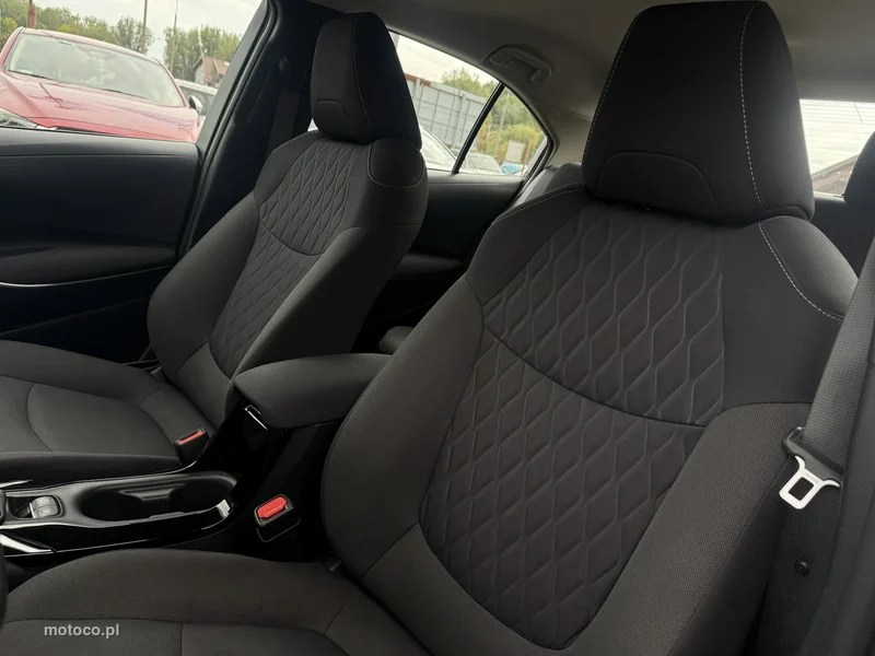 Toyota Corolla E210 11