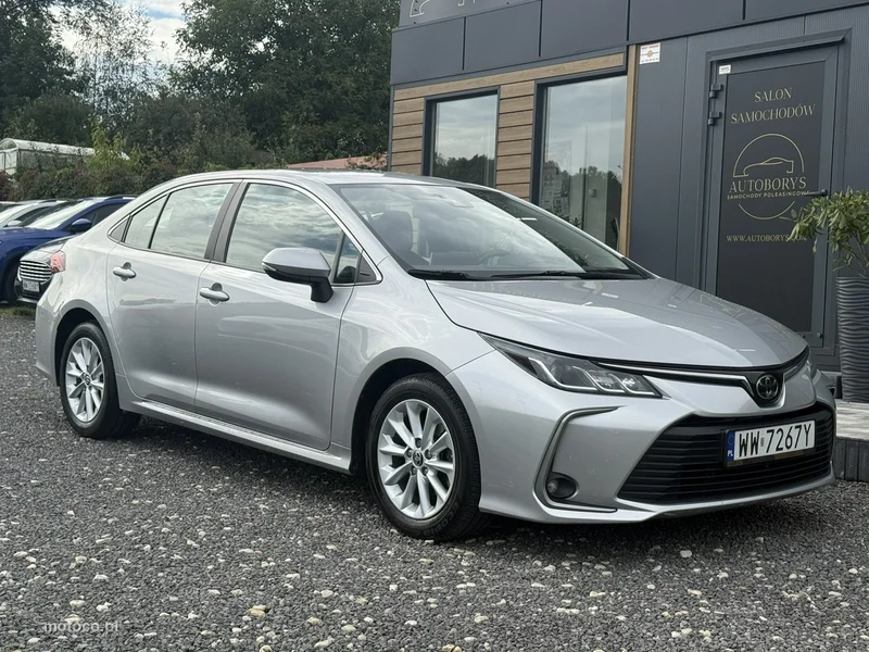 Toyota Corolla E210 3