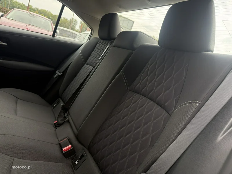 Toyota Corolla E210 31