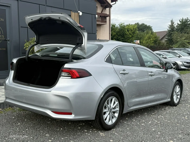 Toyota Corolla E210 33