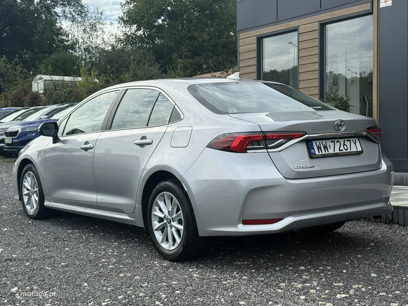 Toyota Corolla E210 7