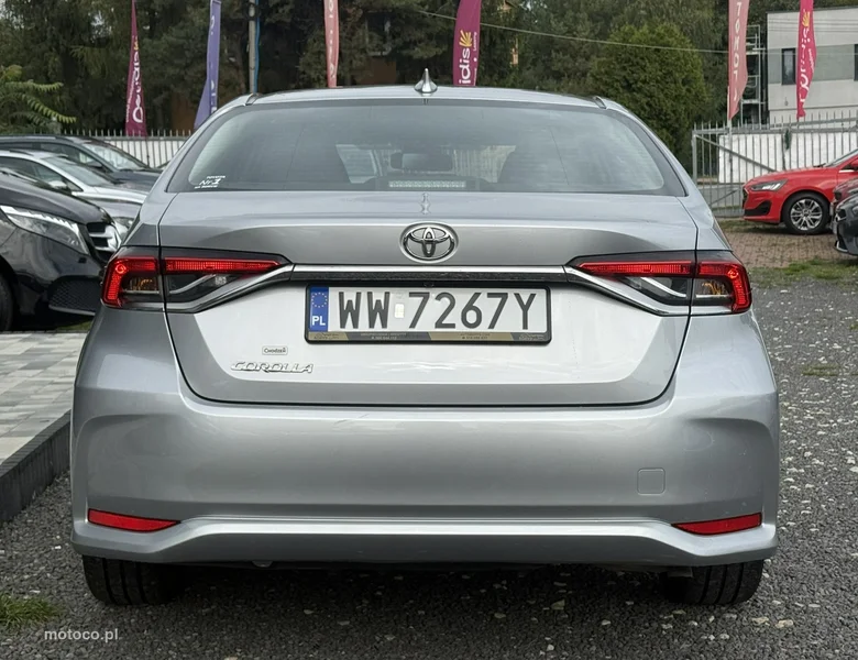 Toyota Corolla E210 8