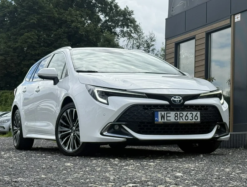Toyota Corolla E210 2