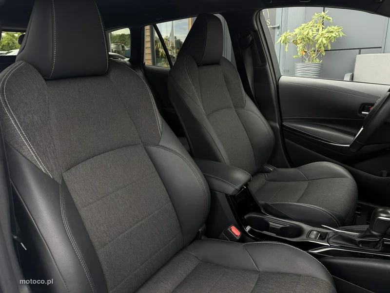 Toyota Corolla E210 14